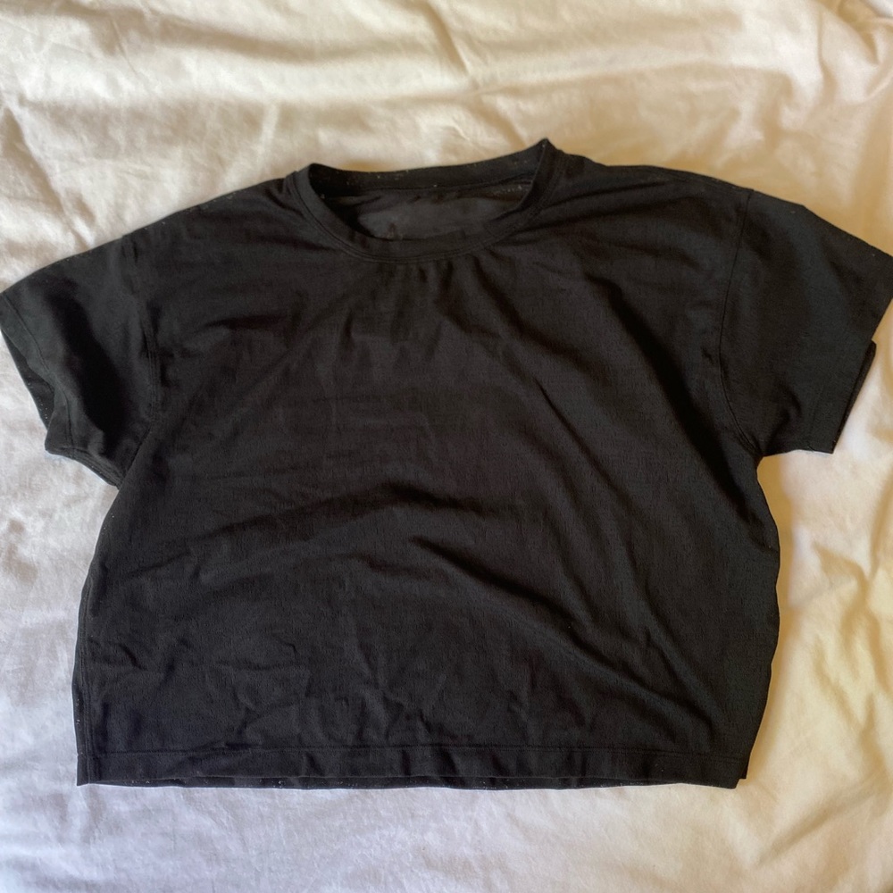 Lululemon black cropped top short sleeve